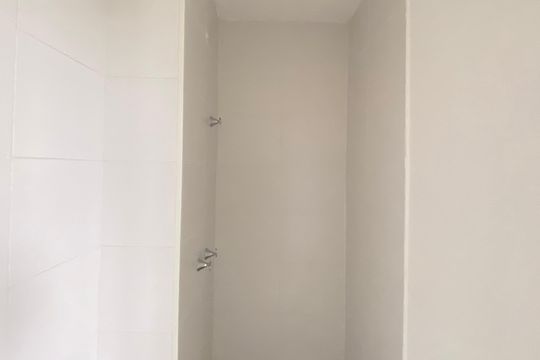 Banheiro de kitnet/studio para alugar com 2 quartos, 39m² em Jaguaribe, Osasco