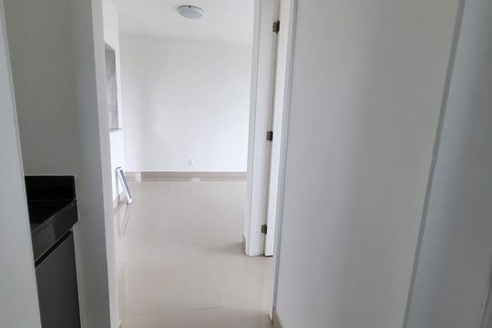 Banheiro de apartamento para alugar com 2 quartos, 49m² em Conjunto Habitacional Castro Alves, São Paulo