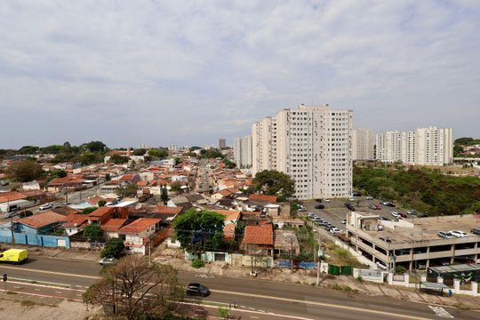 Vista da Sala de apartamento para alugar com 2 quartos, 43m² em Vila Satúrnia, Campinas