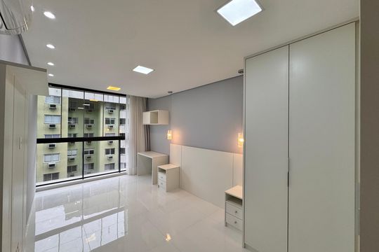Suíte de apartamento para alugar com 2 quartos, 80m² em Recreio dos Bandeirantes, Rio de Janeiro