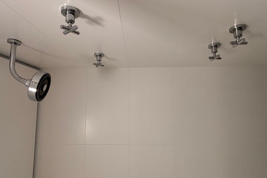 Banheiro de apartamento para alugar com 1 quarto, 53m² em Indianópolis, São Paulo