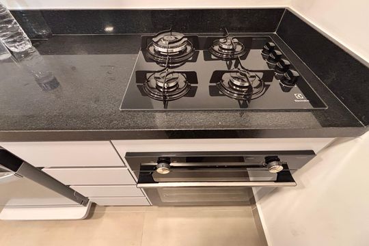 Cozinha de apartamento para alugar com 1 quarto, 53m² em Indianópolis, São Paulo