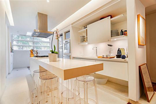Cozinha de apartamento para alugar com 3 quartos, 190m² em Consolação, São Paulo