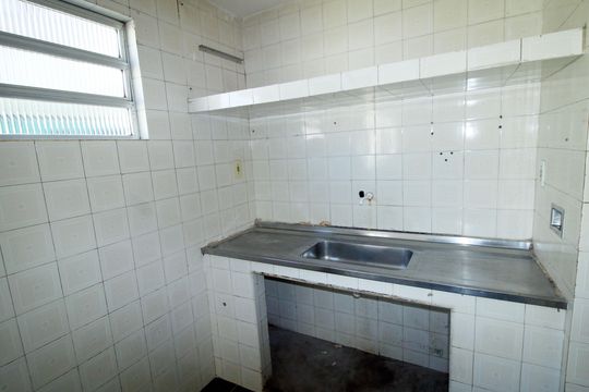 Cozinha de apartamento à venda com 2 quartos, 48m² em Coelho Neto, Rio de Janeiro