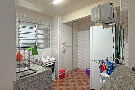 Cozinha  de apartamento para alugar com 1 quarto, 50m² em Gonzaga, Santos