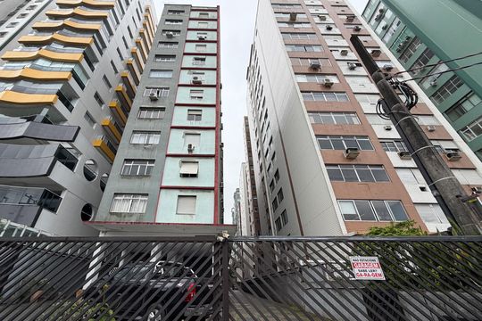 Fachada de apartamento para alugar com 1 quarto, 50m² em Gonzaga, Santos