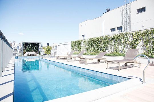 Área Comum - Piscina de kitnet/studio para alugar com 1 quarto, 25m² em Rio Branco, Porto Alegre