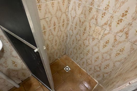 Banheiro de apartamento para alugar com 2 quartos, 60m² em Vila São Luis, Duque de Caxias