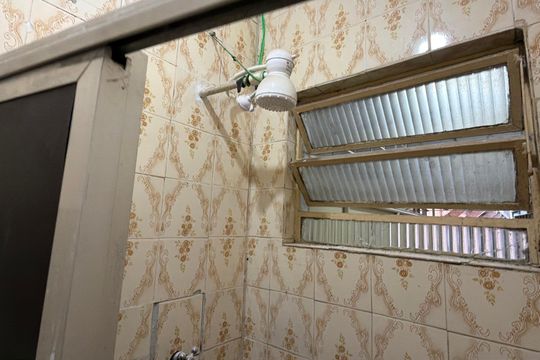 Banheiro social de apartamento para alugar com 2 quartos, 60m² em Vila São Luis, Duque de Caxias