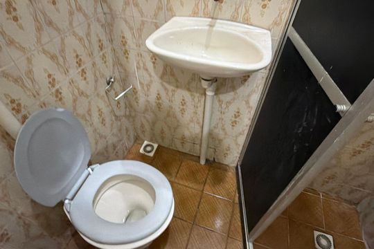 Banheiro de apartamento para alugar com 2 quartos, 60m² em Vila São Luis, Duque de Caxias