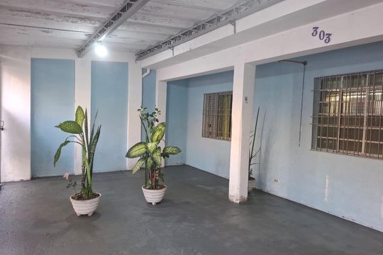 garagem de casa à venda com 2 quartos, 150m² em Jardim Brasil, São Paulo