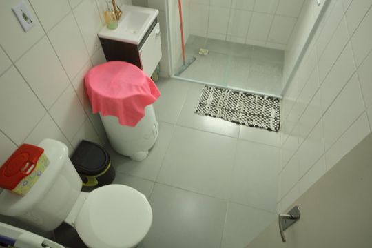 Banheiro  de apartamento à venda com 2 quartos, 52m² em Ferrazópolis, São Bernardo do Campo