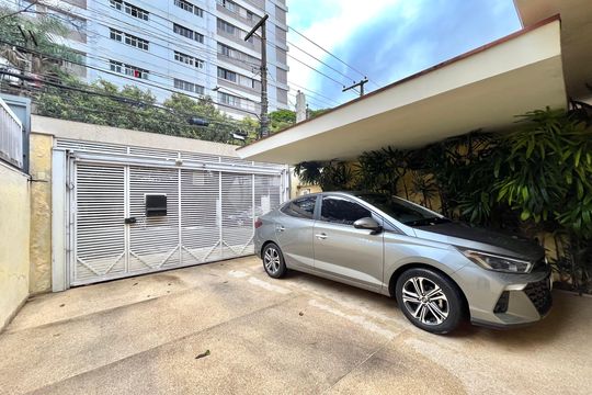 Garagem de casa à venda com 3 quartos, 200m² em Planalto Paulista, São Paulo