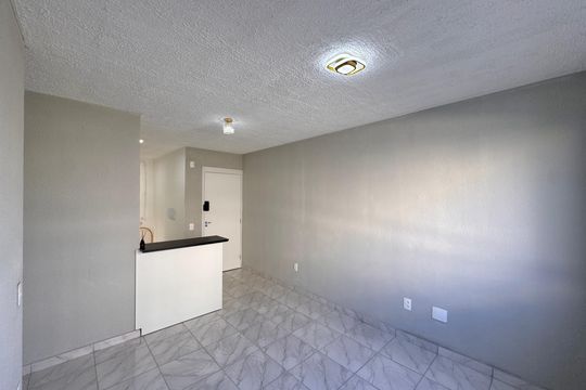 Sala de apartamento à venda com 2 quartos, 43m² em Vargem Pequena, Rio de Janeiro