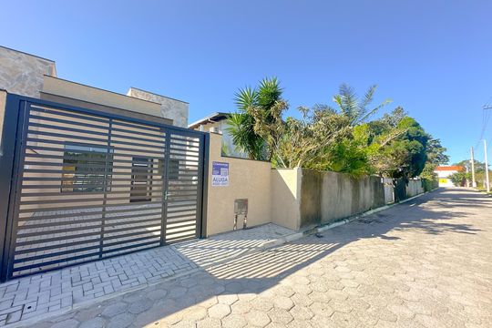 Casa para alugar com 2 quartos, 105m² em São João do Rio Vermelho, Florianópolis