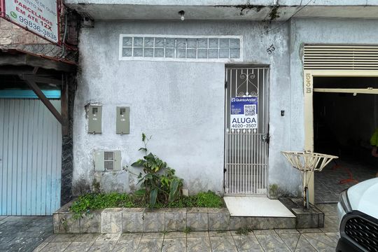 Fachada + Placa de casa para alugar com 1 quarto, 50m² em Vila Ré, São Paulo