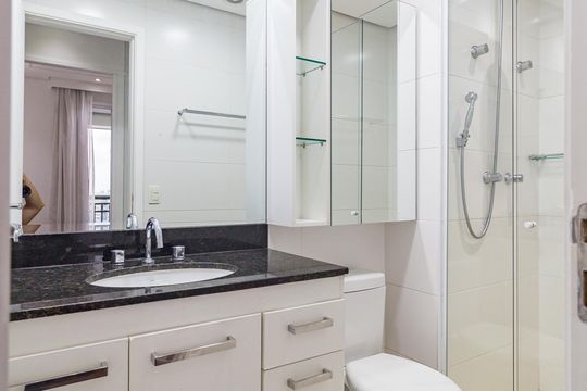 Banheiro de apartamento para alugar com 1 quarto, 40m² em Vila Regente Feijó, São Paulo