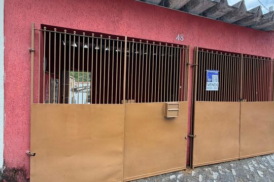 Fachada de casa à venda com 3 quartos, 140m² em Jardim Petroni, São Bernardo do Campo