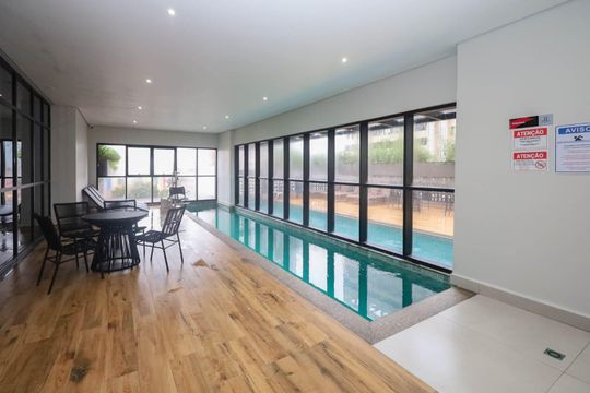 Área comum - Piscina de kitnet/studio à venda com 1 quarto, 23m² em Centro, Curitiba