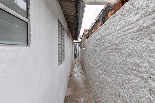 Corredor de casa para alugar com 2 quartos, 55m² em Vila Santa Teresinha, São Paulo