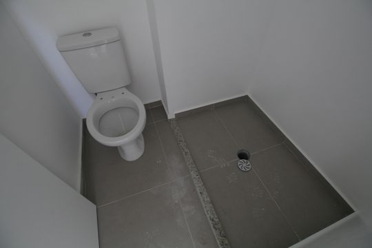 Banheiro de apartamento à venda com 2 quartos, 46m² em Vila Suzana, São Paulo