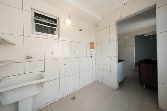 Cozinha e Área de Serviço de apartamento para alugar com 2 quartos, 56m² em Cohab Padre Jose de Anchieta, São Paulo