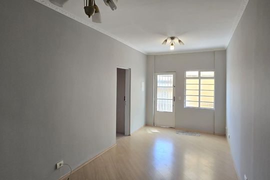 Sala de apartamento para alugar com 2 quartos, 70m² em Jardim Santa Mena, Guarulhos