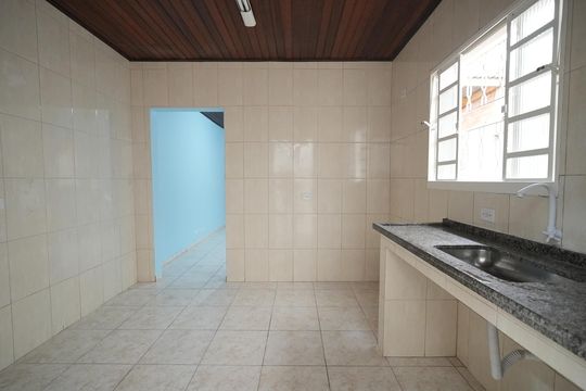 Cozinha de casa para alugar com 1 quarto, 40m² em Jardim Bela Vista, Santo André