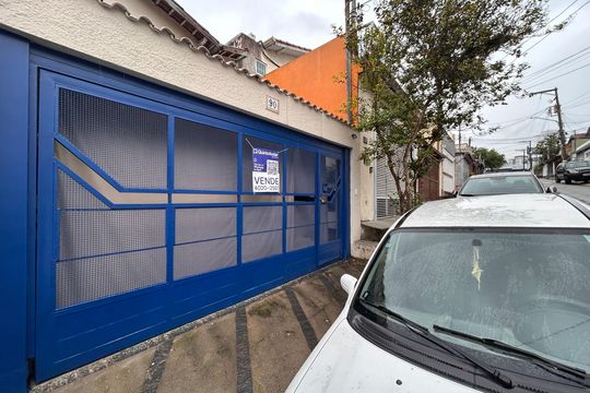 Fachada de casa à venda com 2 quartos, 110m² em Chácara Monte Alegre, São Paulo