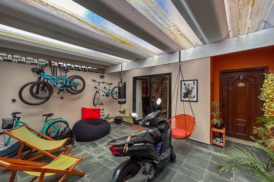 Garagem  de casa à venda com 2 quartos, 110m² em Chácara Monte Alegre, São Paulo