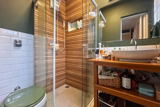 Banheiro da Suíte de casa à venda com 2 quartos, 110m² em Chácara Monte Alegre, São Paulo