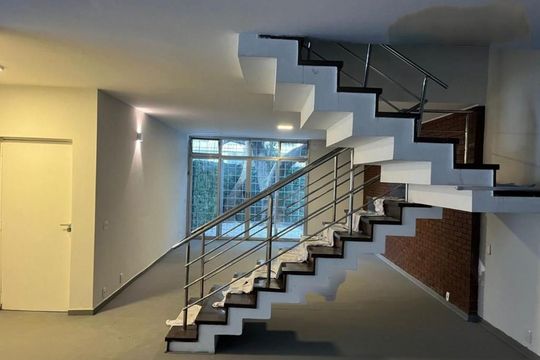 Casa à venda com 4 quartos, 300m² em Moema, São Paulo