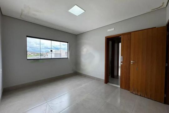 Casa à venda com 3 quartos, 198m² em Moinho dos Ventos, Goiânia