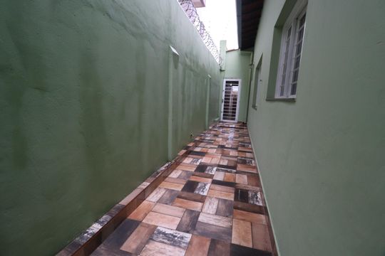 Área de Serviço de casa para alugar com 4 quartos, 330m² em Jardim das Palmeiras, Uberlândia