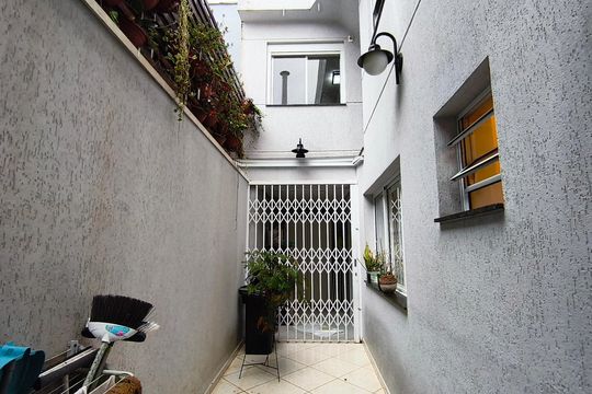 Quintal e churrasqueira de casa à venda com 4 quartos, 250m² em Jardim da Gloria, São Paulo