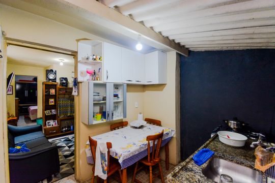 Cozinha de casa à venda com 2 quartos, 176m² em Jardim Aida, Guarulhos