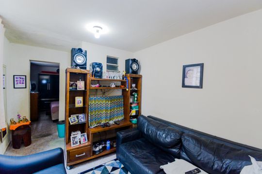 Sala de casa à venda com 2 quartos, 176m² em Jardim Aida, Guarulhos