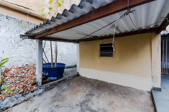 Garagem de casa à venda com 2 quartos, 176m² em Jardim Aida, Guarulhos
