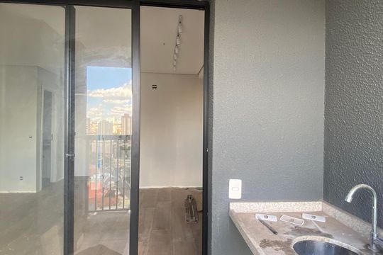 Varanda de kitnet/studio à venda com 1 quarto, 36m² em Km 18, Osasco