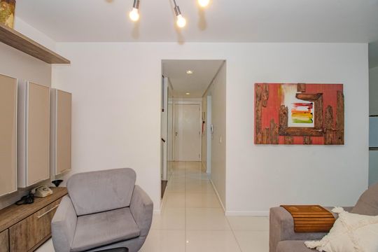 Sala de casa de condomínio para alugar com 3 quartos, 158m² em Rubem Berta, Porto Alegre