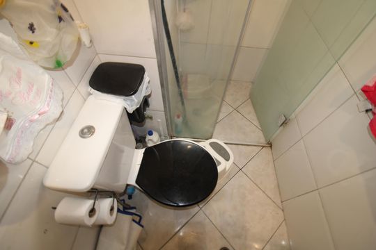 Banheiro  de apartamento à venda com 2 quartos, 48m² em Vila Bela Vista (zona Norte), São Paulo