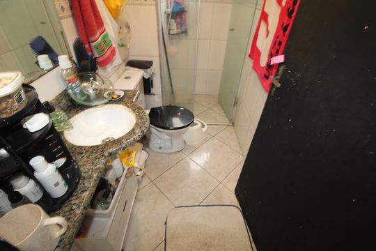 Banheiro  de apartamento à venda com 2 quartos, 48m² em Vila Bela Vista (zona Norte), São Paulo
