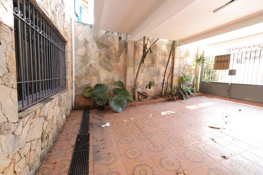 Garagem de casa para alugar com 4 quartos, 367m² em Jardim Umuarama, São Paulo