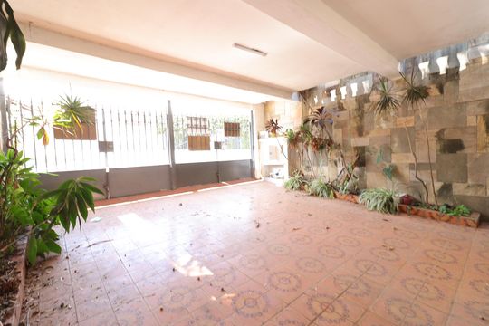 Garagem de casa para alugar com 4 quartos, 367m² em Jardim Umuarama, São Paulo