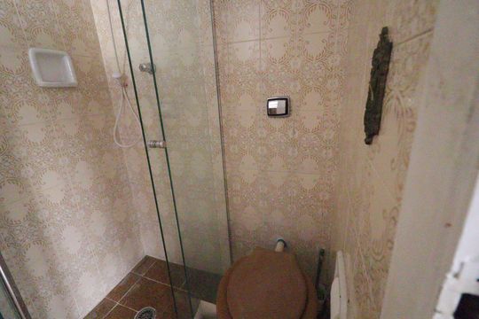 Casa 2 - Banheiro social  de casa para alugar com 4 quartos, 367m² em Jardim Umuarama, São Paulo