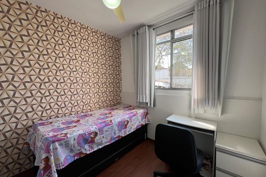 Quarto 1 de apartamento à venda com 2 quartos, 45m² em Distrito Indutrial Doutor Helio Pentagna Guimarães, Contagem