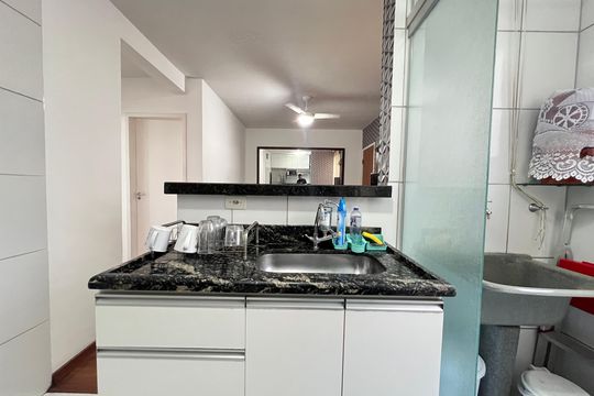 Cozinha de apartamento à venda com 2 quartos, 45m² em Distrito Indutrial Doutor Helio Pentagna Guimarães, Contagem