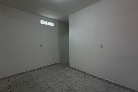 Casa para alugar com 1 quarto, 50m² em Jardim Ana Estela, Carapicuíba