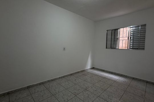 Casa para alugar com 1 quarto, 50m² em Jardim Ana Estela, Carapicuíba