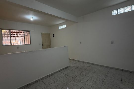 Casa para alugar com 1 quarto, 50m² em Jardim Ana Estela, Carapicuíba